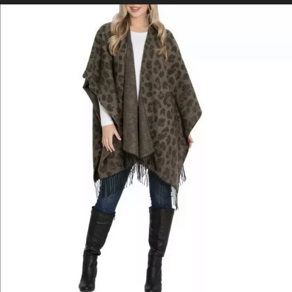 Woolrich women's Cozy Blanket Wrap Lana Leopard